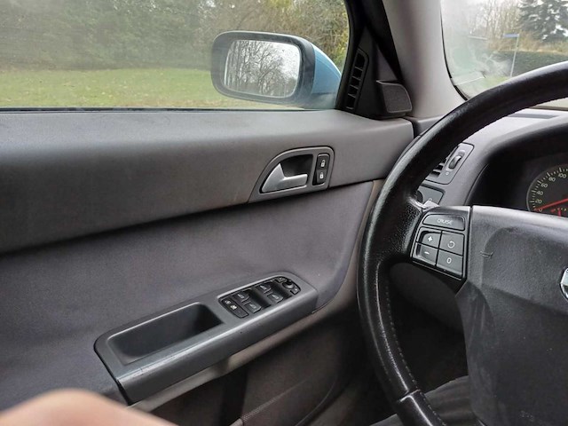 Volvo v50 2.4 summum, 47-rf-pt - afbeelding 2 van  5