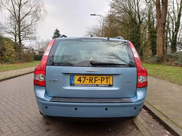 Volvo v50 2.4 summum, 47-rf-pt - afbeelding 2 van  19