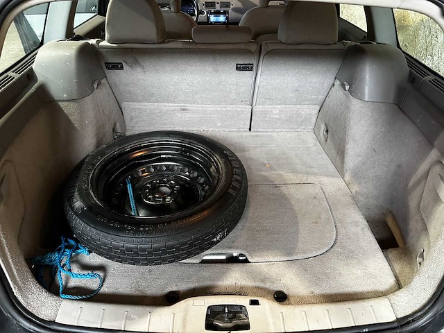 Volvo v50 2.4i elite 170pk 2004 (origineel-nl), 34-pd-rj - afbeelding 15 van  60
