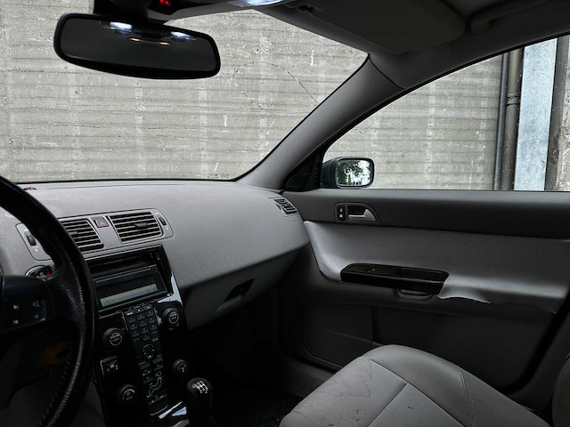 Volvo v50 2.4i elite 170pk 2004 (origineel-nl), 34-pd-rj - afbeelding 18 van  60