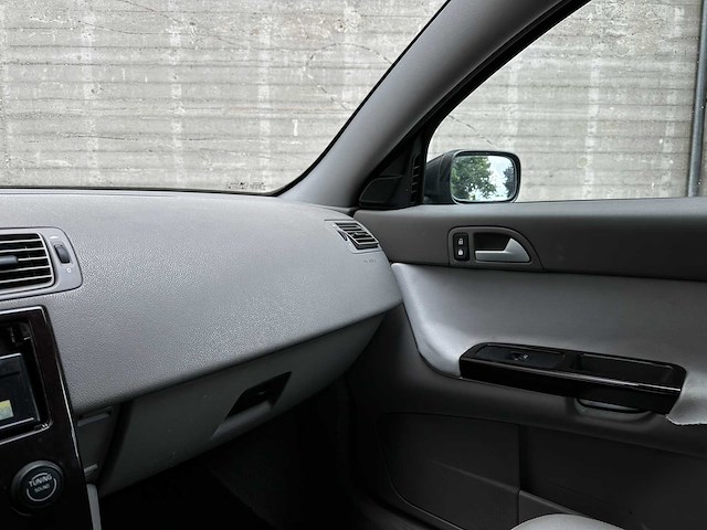 Volvo v50 2.4i elite 170pk 2004 (origineel-nl), 34-pd-rj - afbeelding 28 van  60