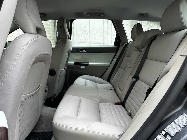 Volvo v50 2.4i elite 170pk 2004 (origineel-nl), 34-pd-rj - afbeelding 32 van  60