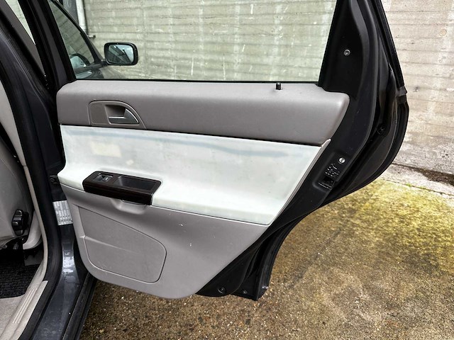 Volvo v50 2.4i elite 170pk 2004 (origineel-nl), 34-pd-rj - afbeelding 33 van  60