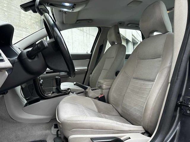 Volvo v50 2.4i elite 170pk 2004 (origineel-nl), 34-pd-rj - afbeelding 27 van  60