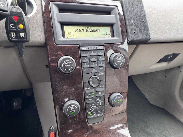 Volvo v50 2.4i momentum automaat, 45-nz-lv - afbeelding 2 van  16