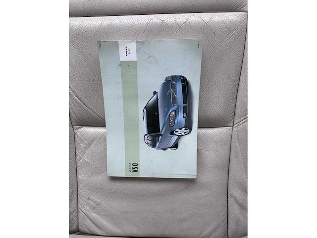 Volvo v50 2.4i momentum automaat, 45-nz-lv - afbeelding 8 van  16