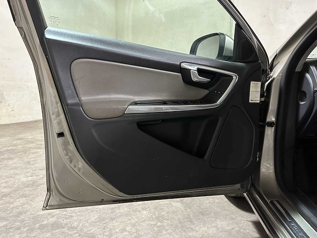 Volvo v60 1.6 d2 kinetic 114pk 2012 (origineel-nl) automaat, 24-xzl-6 - afbeelding 17 van  47