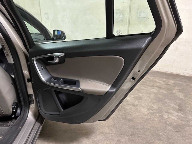 Volvo v60 1.6 d2 kinetic 114pk 2012 (origineel-nl) automaat, 24-xzl-6 - afbeelding 22 van  47