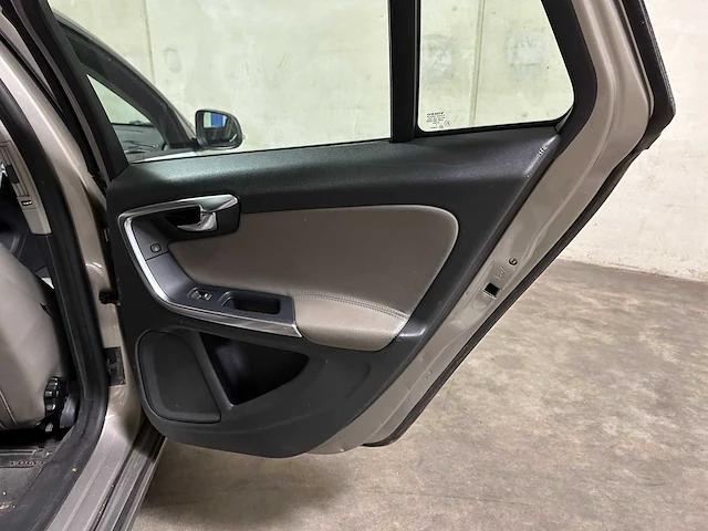 Volvo v60 1.6 d2 kinetic 114pk 2012 (origineel-nl) automaat, 24-xzl-6 - afbeelding 24 van  48