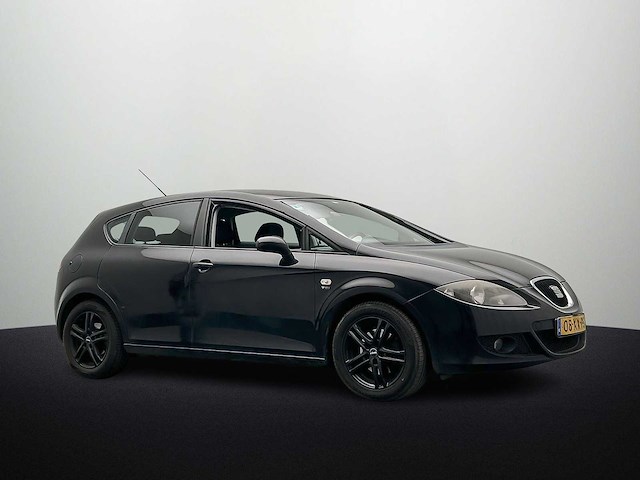 Volvo v60 1.6 d2 r-design 2013 - afbeelding 3 van  18