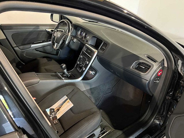 Volvo v60 1.6 t3 kinetic, 26-sfj-6 - afbeelding 14 van  25