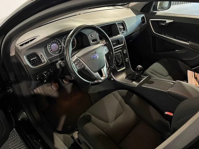 Volvo v60 1.6 t3 kinetic, 26-sfj-6 - afbeelding 21 van  25