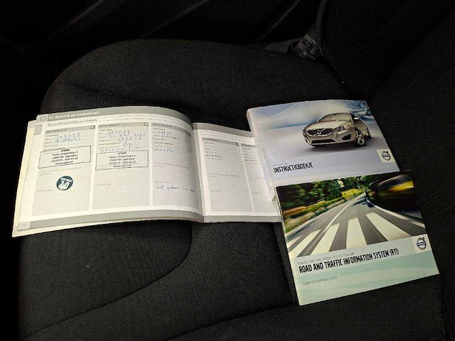 Volvo v60 1.6 t3 kinetic ; 35-sbs-9 - afbeelding 14 van  17