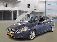 Volvo v60 1.6 t3 kinetic ; 35-sbs-9 - afbeelding 16 van  17
