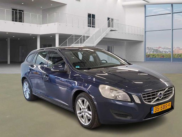 Volvo v60 1.6 t3 kinetic ; 35-sbs-9 - afbeelding 17 van  17