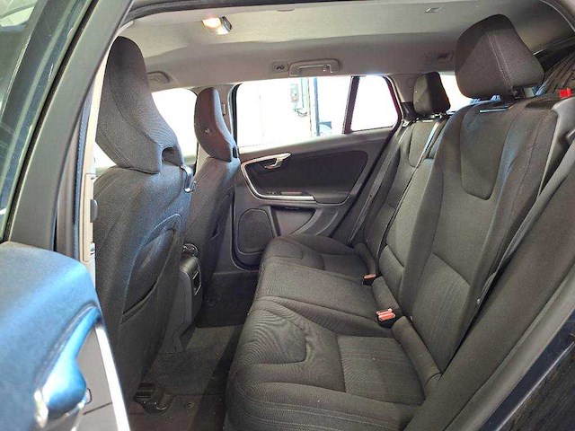 Volvo v60 1.6 t3 kinetic ; 35-sbs-9 - afbeelding 4 van  17