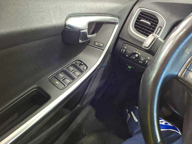 Volvo v60 1.6 t3 kinetic* 35-sbs-9 - afbeelding 5 van  17
