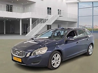 Volvo v60 1.6 t3 kinetic* 35-sbs-9