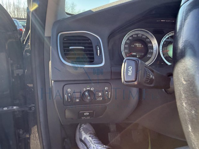 Volvo v60 1.6 t3 momentum, 2012 - afbeelding 9 van  25