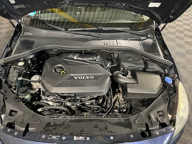 Volvo v60 1.6 t3 momentum, 48-rrb-9 - afbeelding 2 van  19