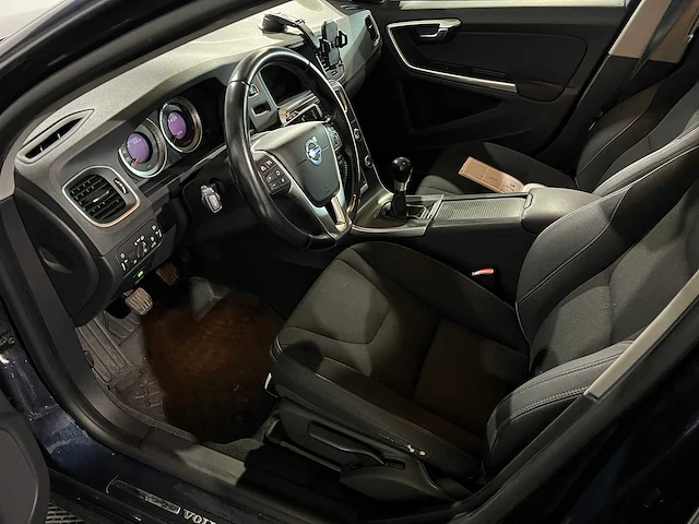 Volvo v60 1.6 t3 momentum, 48-rrb-9 - afbeelding 4 van  19