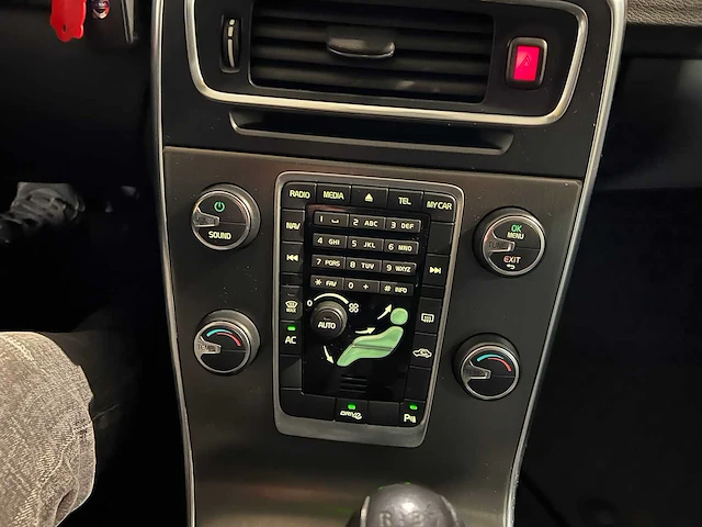 Volvo v60 1.6 t3 momentum, 48-rrb-9 - afbeelding 10 van  19