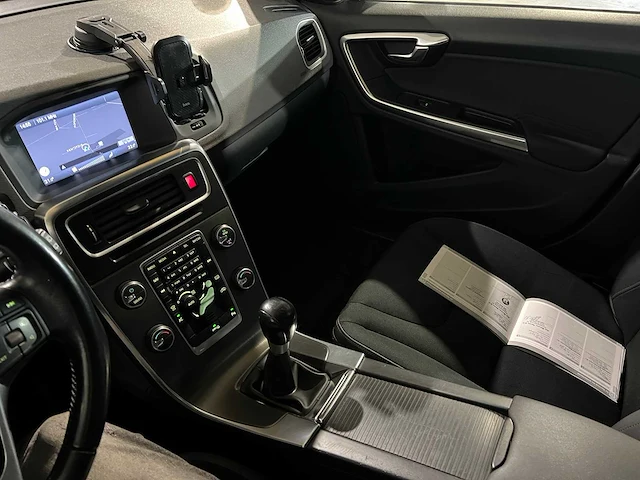 Volvo v60 1.6 t3 momentum, 48-rrb-9 - afbeelding 11 van  19