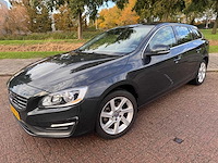 Volvo v60 1.6 t3 momentum , ; 6-tph-39 - afbeelding 1 van  15
