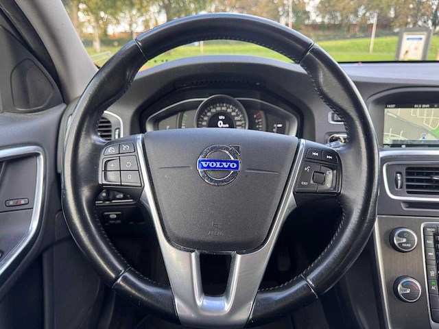 Volvo v60 1.6 t3 momentum,* 6-tph-39 - afbeelding 4 van  15