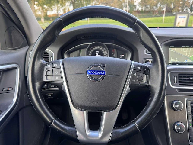 Volvo v60 1.6 t3 momentum,* 6-tph-39 - afbeelding 14 van  15