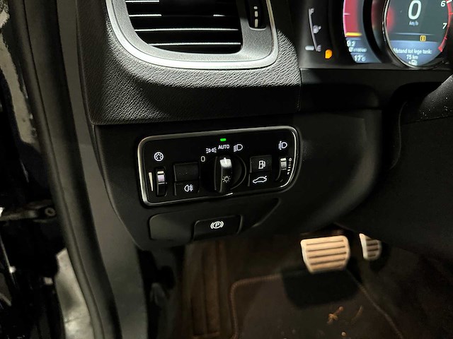 Volvo v60 1.6 t3 r-design 150pk 2015, 5-ztk-58 - afbeelding 19 van  39