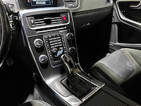 Volvo v60 1.6 t3 r-design 150pk 2015, 5-ztk-58 - afbeelding 26 van  39