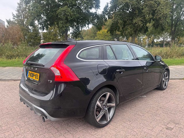 Volvo v60 1.6 t3 r-design , ; 2-kbp-03 - afbeelding 10 van  15