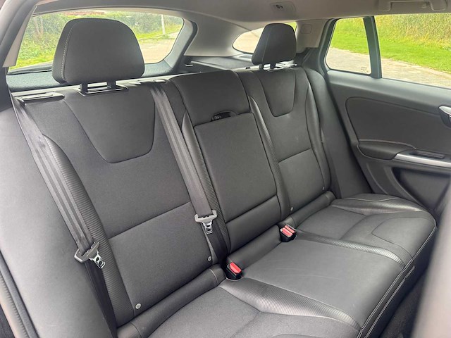 Volvo v60 1.6 t3 r-design , ; 2-kbp-03 - afbeelding 12 van  15