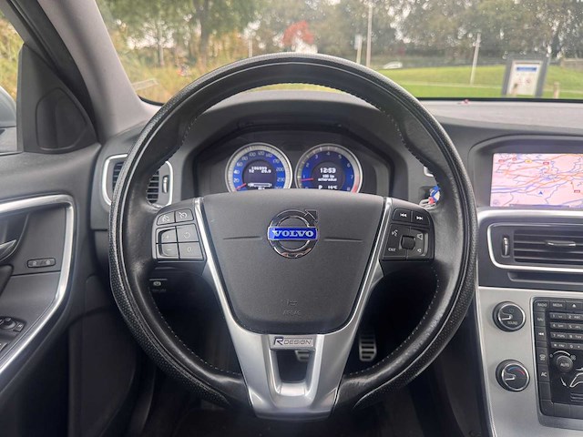Volvo v60 1.6 t3 r-design automaat, ; 2-kbp-03 - afbeelding 13 van  15
