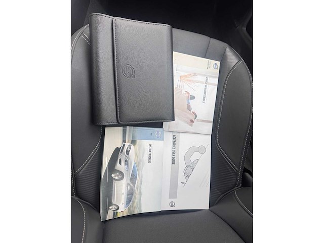 Volvo v60 1.6 t3 r-design automaat, ; 2-kbp-03 - afbeelding 7 van  15
