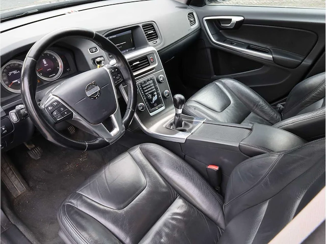 Volvo v60 1.6 t3 summum 2012, 55-tzj-8 - afbeelding 16 van  38