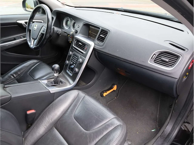 Volvo v60 1.6 t3 summum 2012, 55-tzj-8 - afbeelding 19 van  38