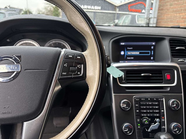 Volvo v60 1.6 t4 momentum | jk-137-j - afbeelding 4 van  28
