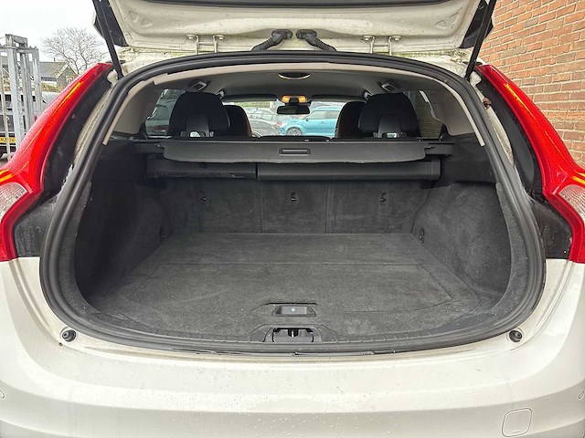 Volvo v60 1.6 t4 momentum | jk-137-j - afbeelding 16 van  25