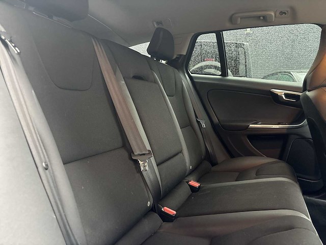 Volvo v60 1.6 t4 momentum | jk-137-j - afbeelding 19 van  28