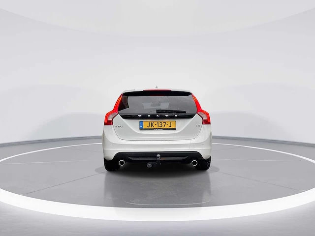 Volvo v60 1.6 t4 momentum | jk-137-j - afbeelding 2 van  28