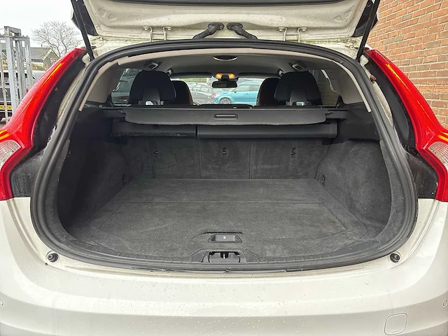 Volvo v60 1.6 t4 momentum | jk-137-j - afbeelding 18 van  28