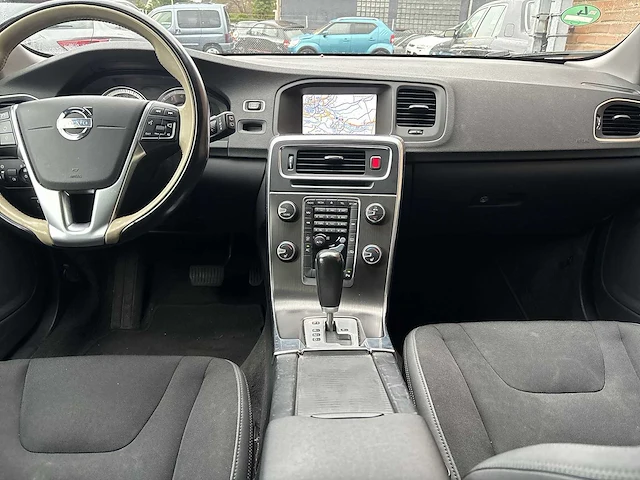 Volvo v60 1.6 t4 momentum | jk-137-j - afbeelding 25 van  28