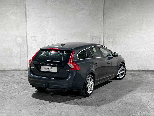 Volvo v60 1.6 t4 summum 2014 org-nl, 6-tjb-81 - afbeelding 2 van  45