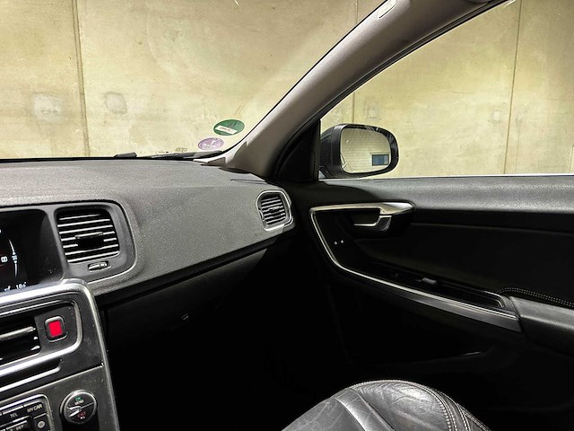 Volvo v60 1.6 t4 summum 2014 org-nl, 6-tjb-81 - afbeelding 24 van  45