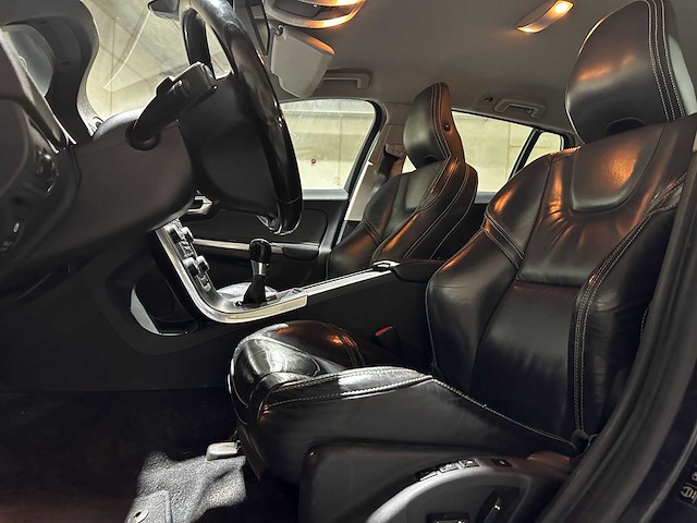 Volvo v60 1.6 t4 summum 2014 org-nl, 6-tjb-81 - afbeelding 26 van  45