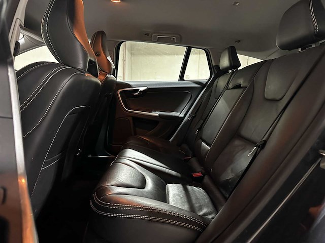 Volvo v60 1.6 t4 summum 2014 org-nl, 6-tjb-81 - afbeelding 29 van  45