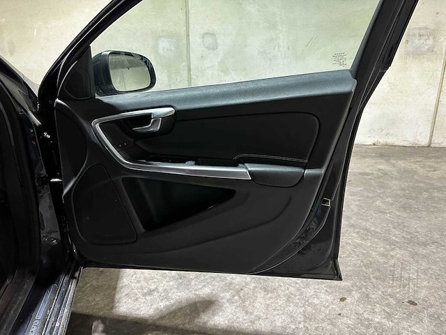 Volvo v60 1.6 t4 summum 2014 org-nl, 6-tjb-81 - afbeelding 35 van  45