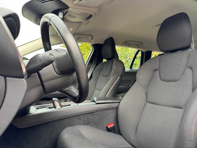 Volvo v60 2.0 b3 163pk mom. adv. k-285-dk - afbeelding 4 van  26
